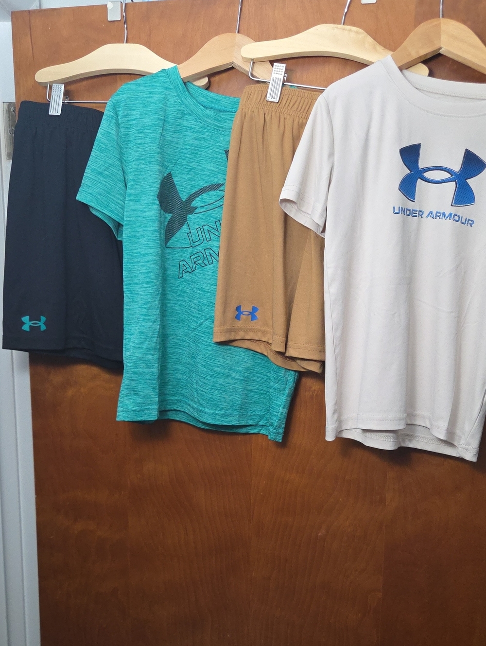 Under Armour Teal & Cream Short Sleeve Tees with Tan & Black Shorts